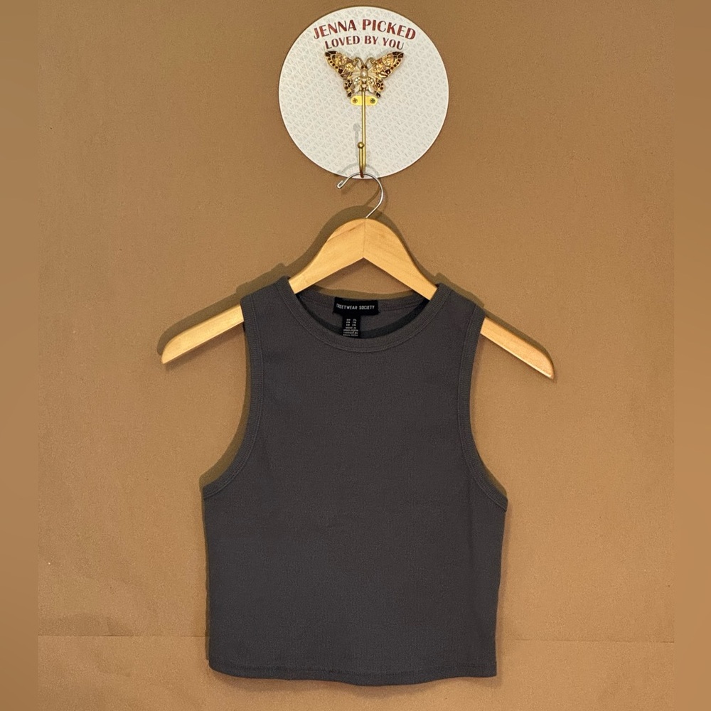 Like New 2 pack Streetwear Society X-LARGE Women's Black & Gray Cropped Tanks